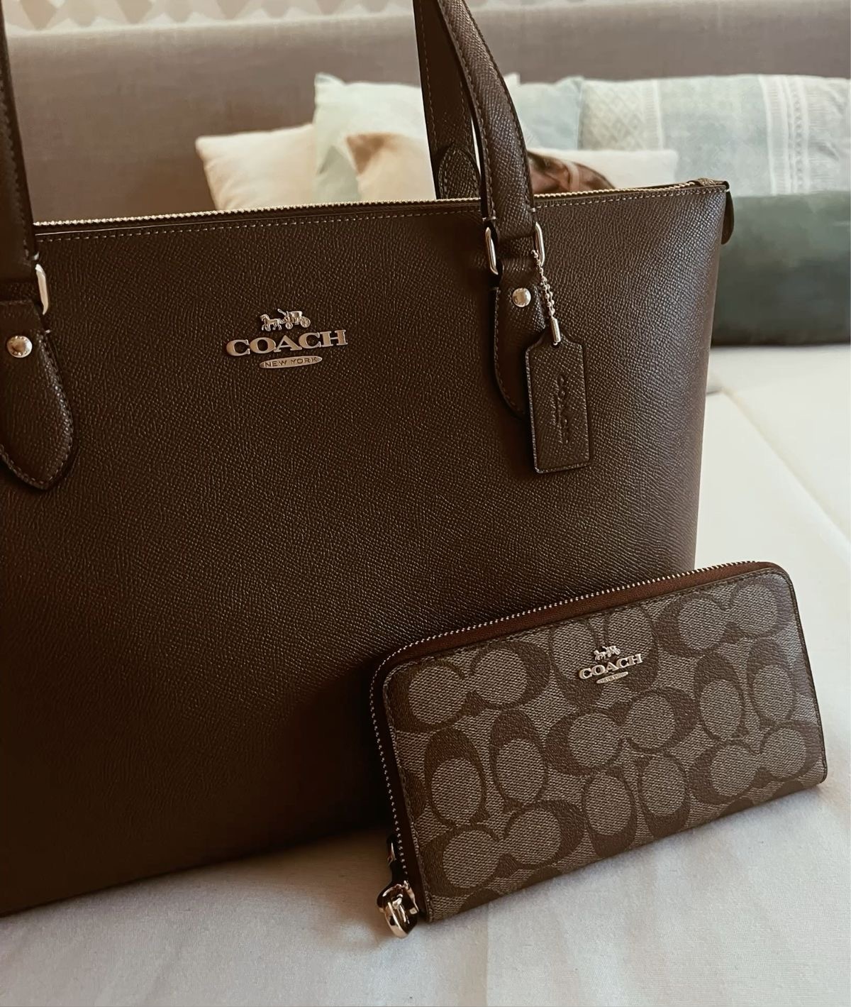 COACH TOTE