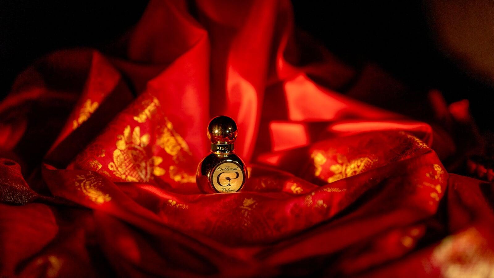 "Kiss" (Indian Rose) by Goddesscent Perfumes "Kiss" (Indian Rose) by Goddesscent Perfumes