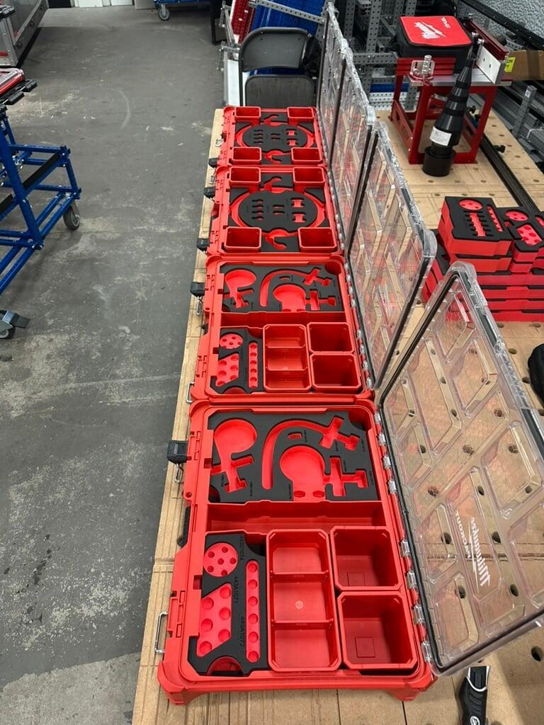 Warehouse Carton Flow Rack made of steel tubes.