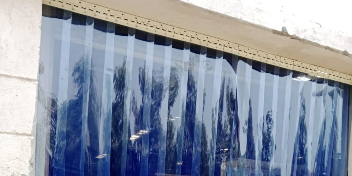 High-quality industrial PVC strip curtains for temperature control by MeShop. High-quality industrial PVC strip curtains for temperature control by MeShop.