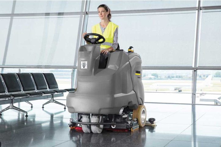 Ride-on/step-on Scrubber Driers