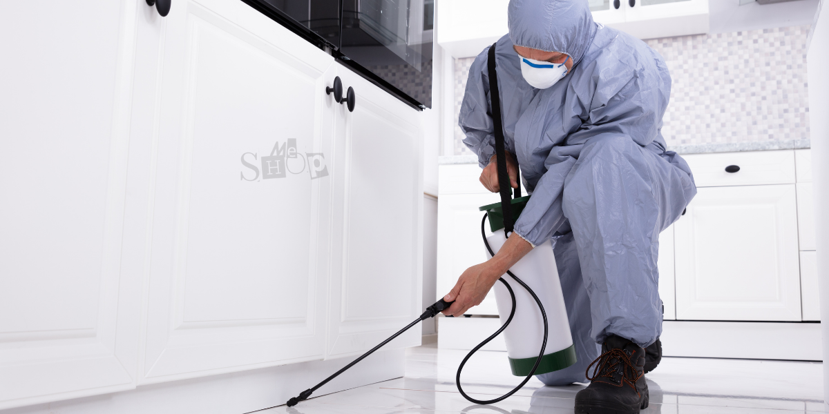 Bottles and traps for effective home pest control by Me Shop. Bottles and traps for effective home pest control by Me Shop.