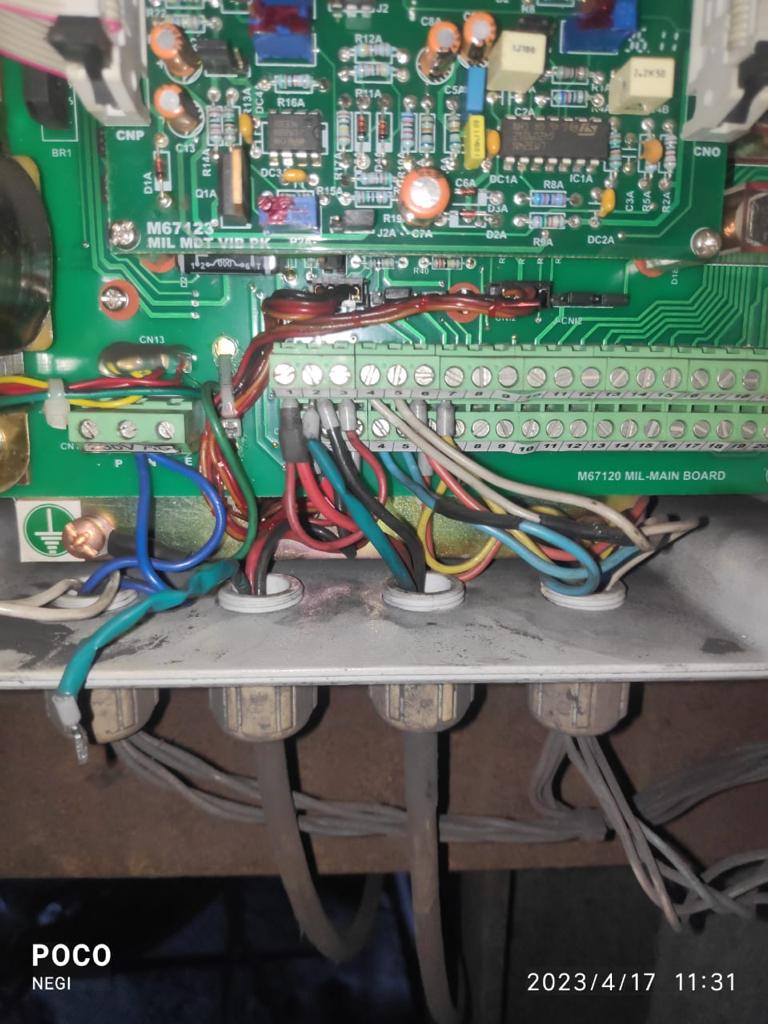 Cable connections to an IRD7100 at site