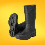 Botas impermeables con refuerzo en los tobillos, perfectas para caminatas en terrenos mojados y resbaladizos. Botas impermeables con refuerzo en los tobillos, perfectas para caminatas en terrenos mojados y resbaladizos.