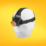 Accesorio práctico y funcional para iluminar espacios oscuros, disponible en diversas versiones para distintos usos, desde acampadas hasta reparaciones.
