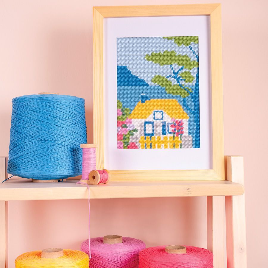 Tela Cottage ricamata a mezzopunto Tela Cottage ricamata a mezzopunto