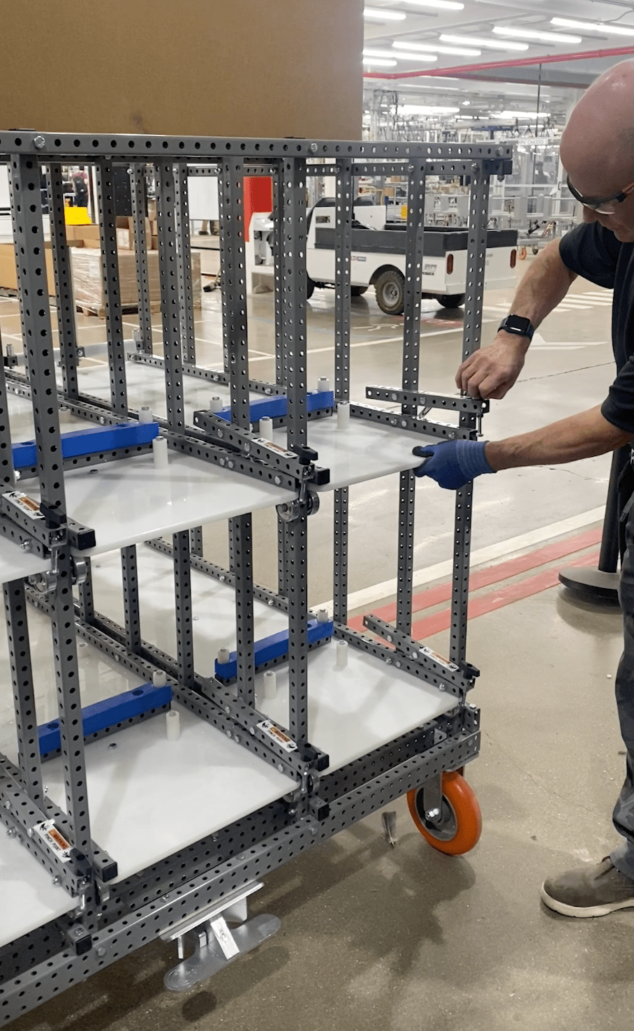 Pull out shelf cart.