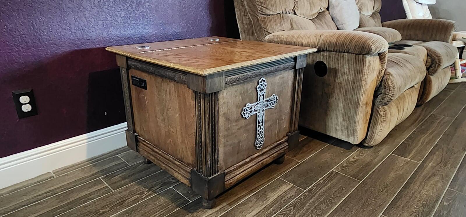 Little side table that does everything