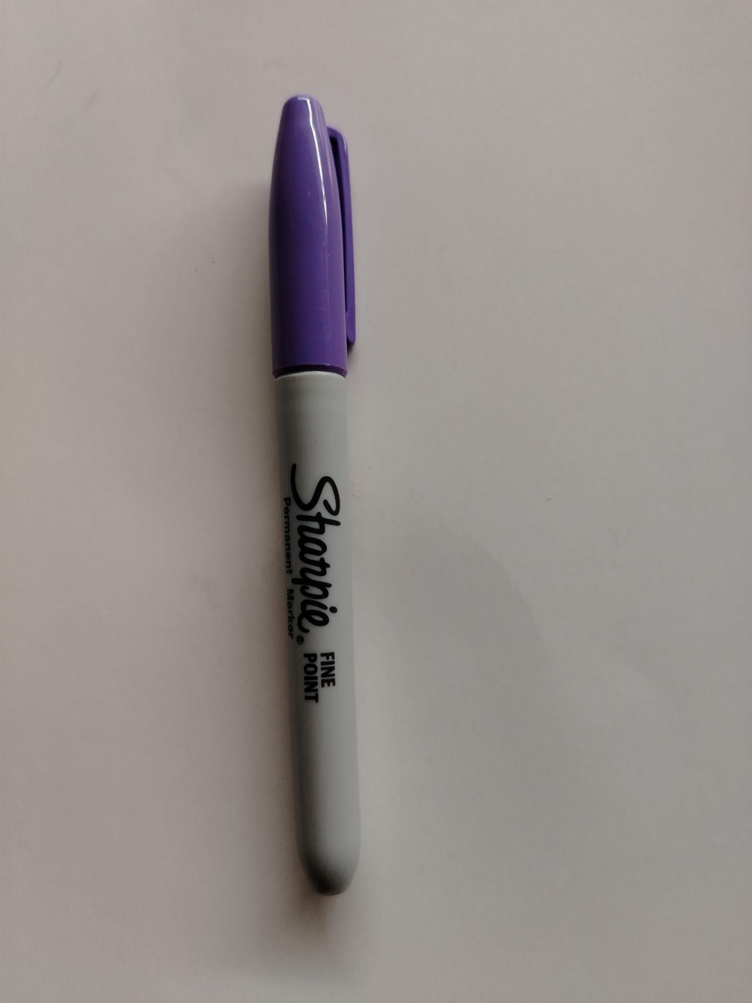 MARCADOR PERMANENTE SHARPIE MORADO DESECHABLE PTA FINA