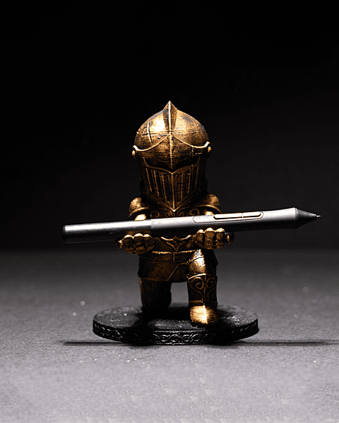 Toy Art Knight Penholder