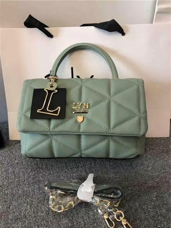 LYN RHOMBUS STICHING SHOULDER BAG