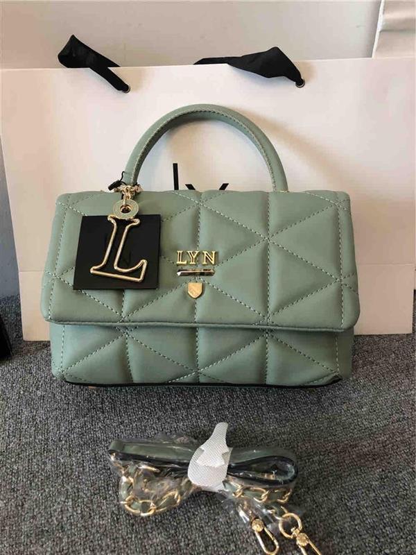 LYN RHOMBUS STICHING SHOULDER BAG