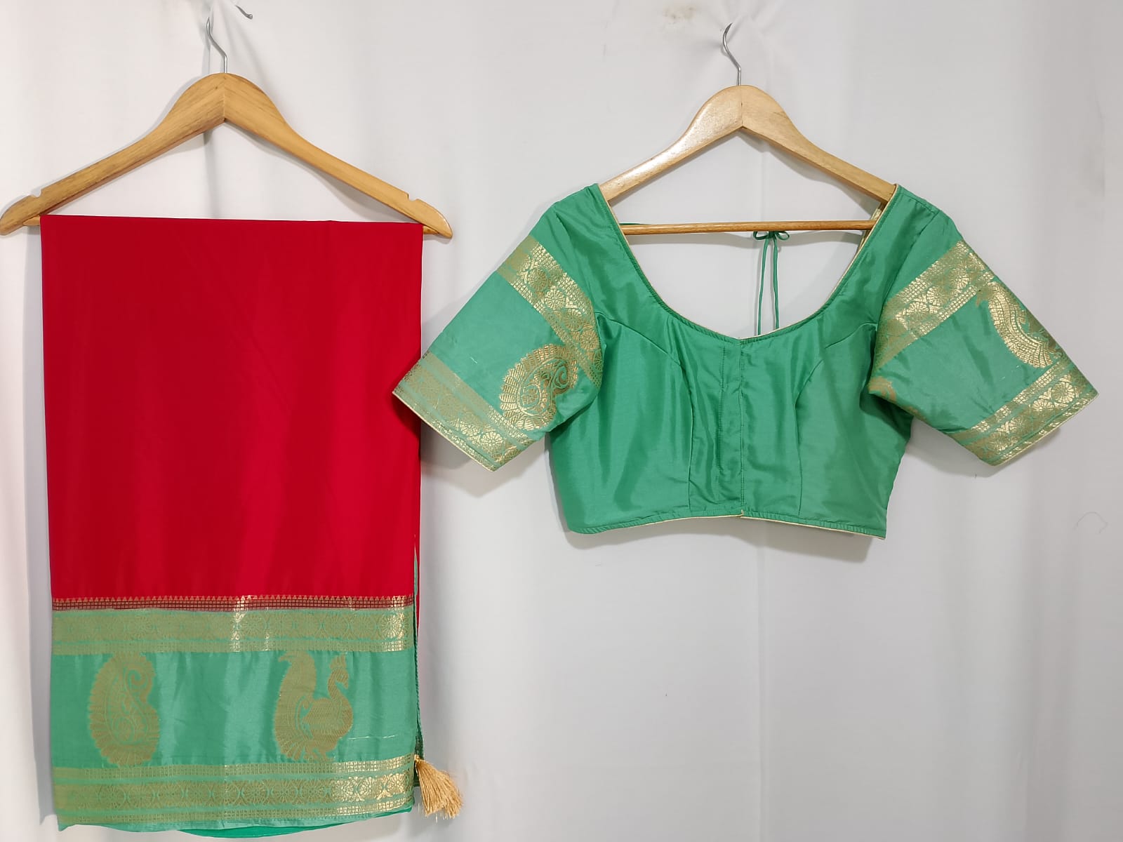 N540: Ready To Ship Beautiful  Saree With Stitched Blouse