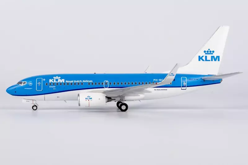 KLM - Royal Dutch Airlines 737-700/w named Koningseider