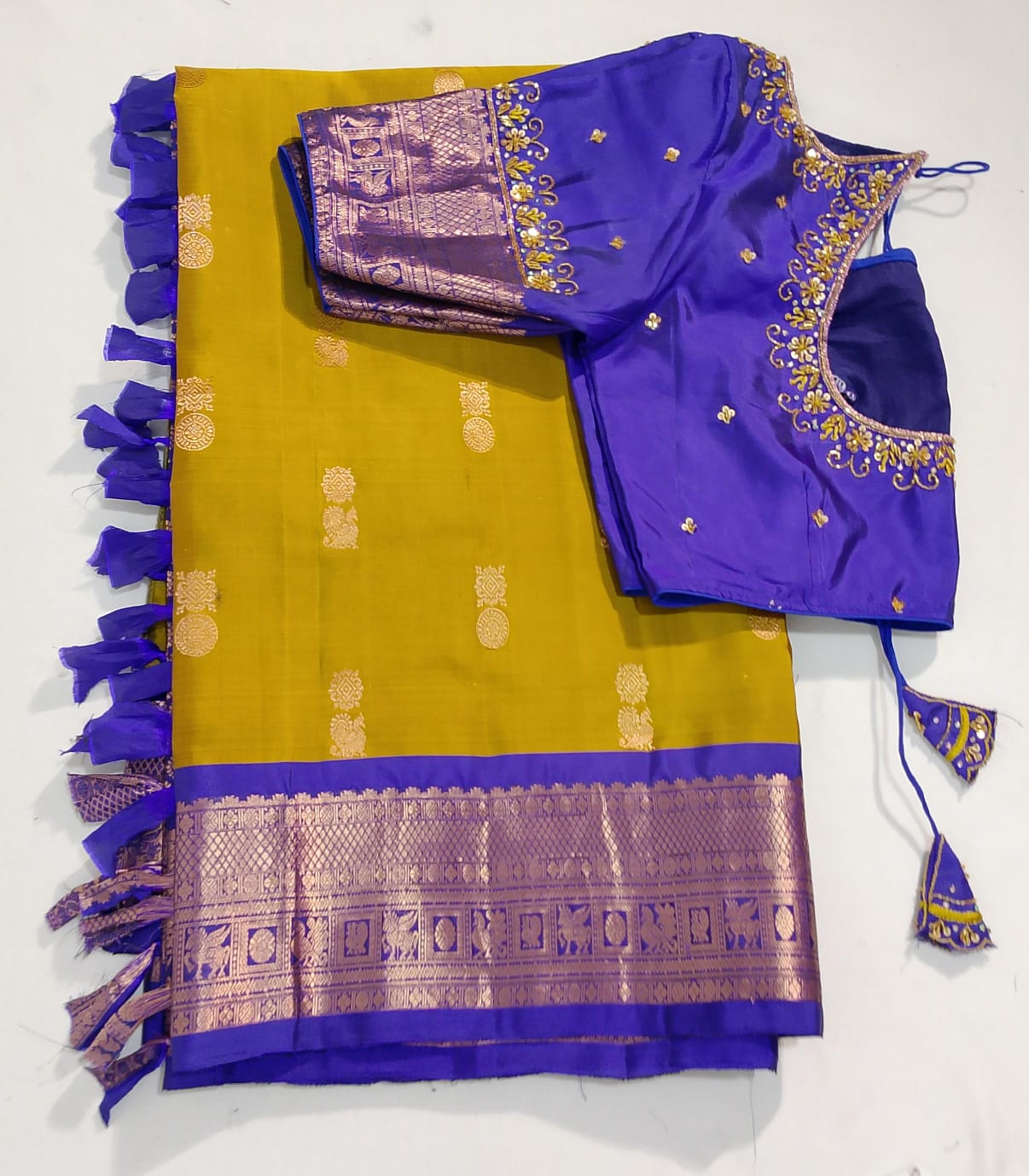 N186: Ready To Ship Beautiful Saree With Stitched Blouse
