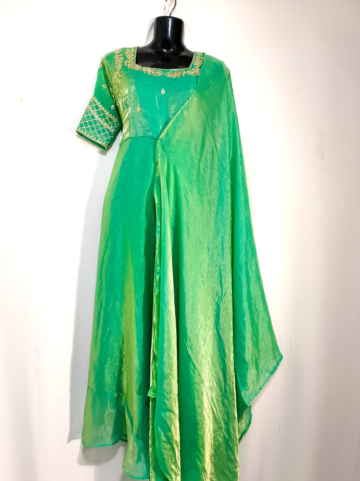 V101: Ready To Ship Beautiful 2PCS Dress