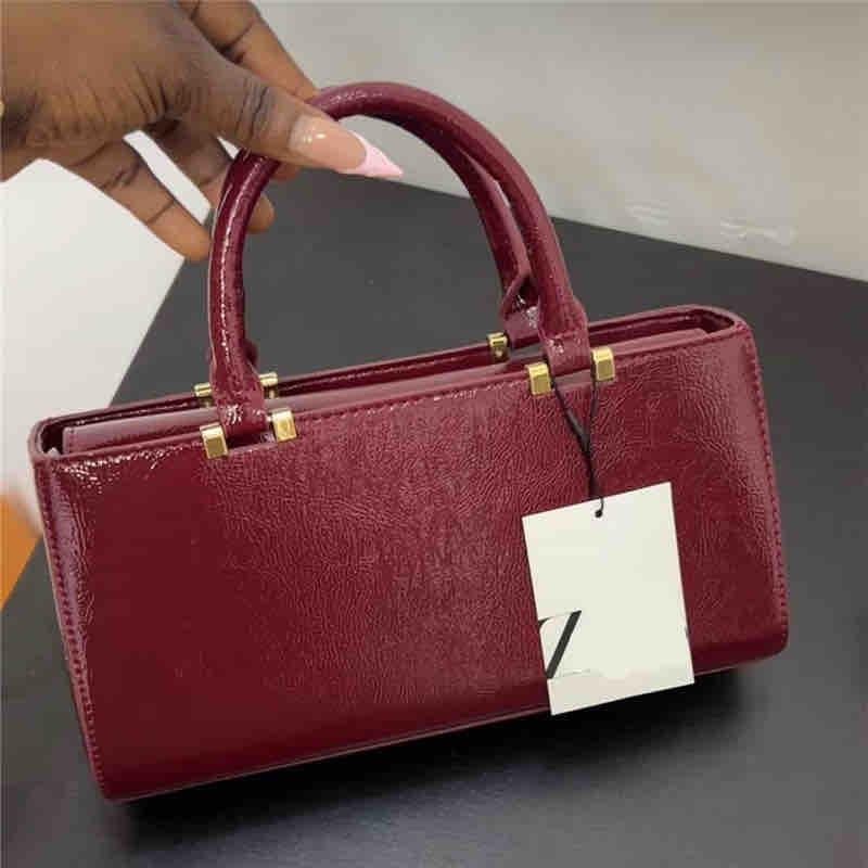 ZARA SQUARE BAG RED