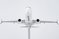 Qantas 737-800 with scimitar winglets; new colors