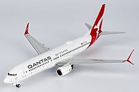 Qantas 737-800 with scimitar winglets; new colors