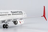 Qantas 737-800 with scimitar winglets; new colors
