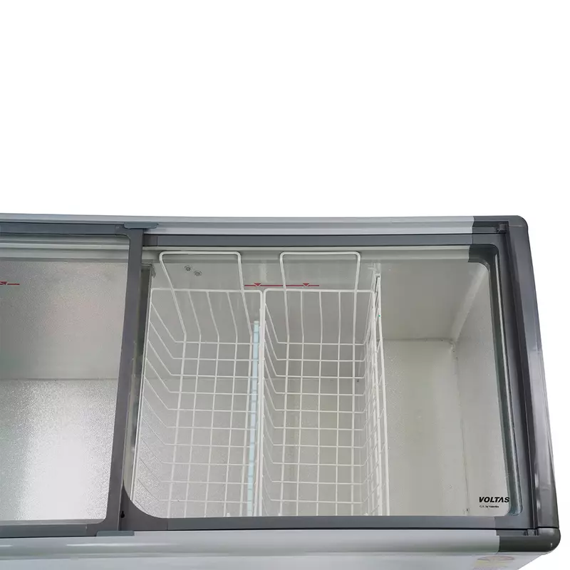 The dual-temperature control knob of the Voltas Flat Glass Top Freezer, showcasing its versatility.