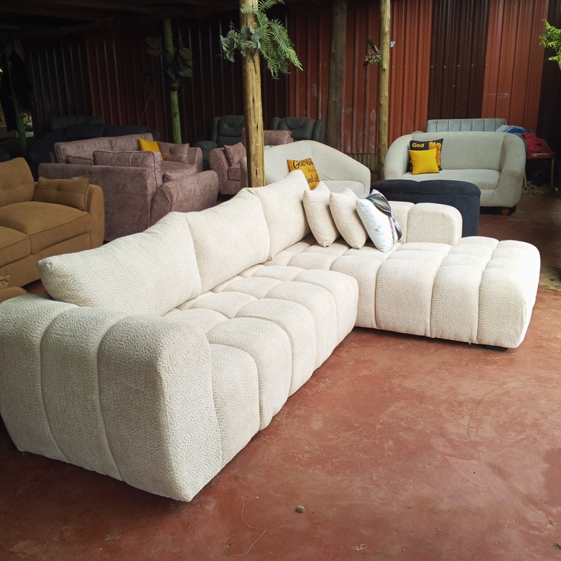 Cream 6 seater bubble design