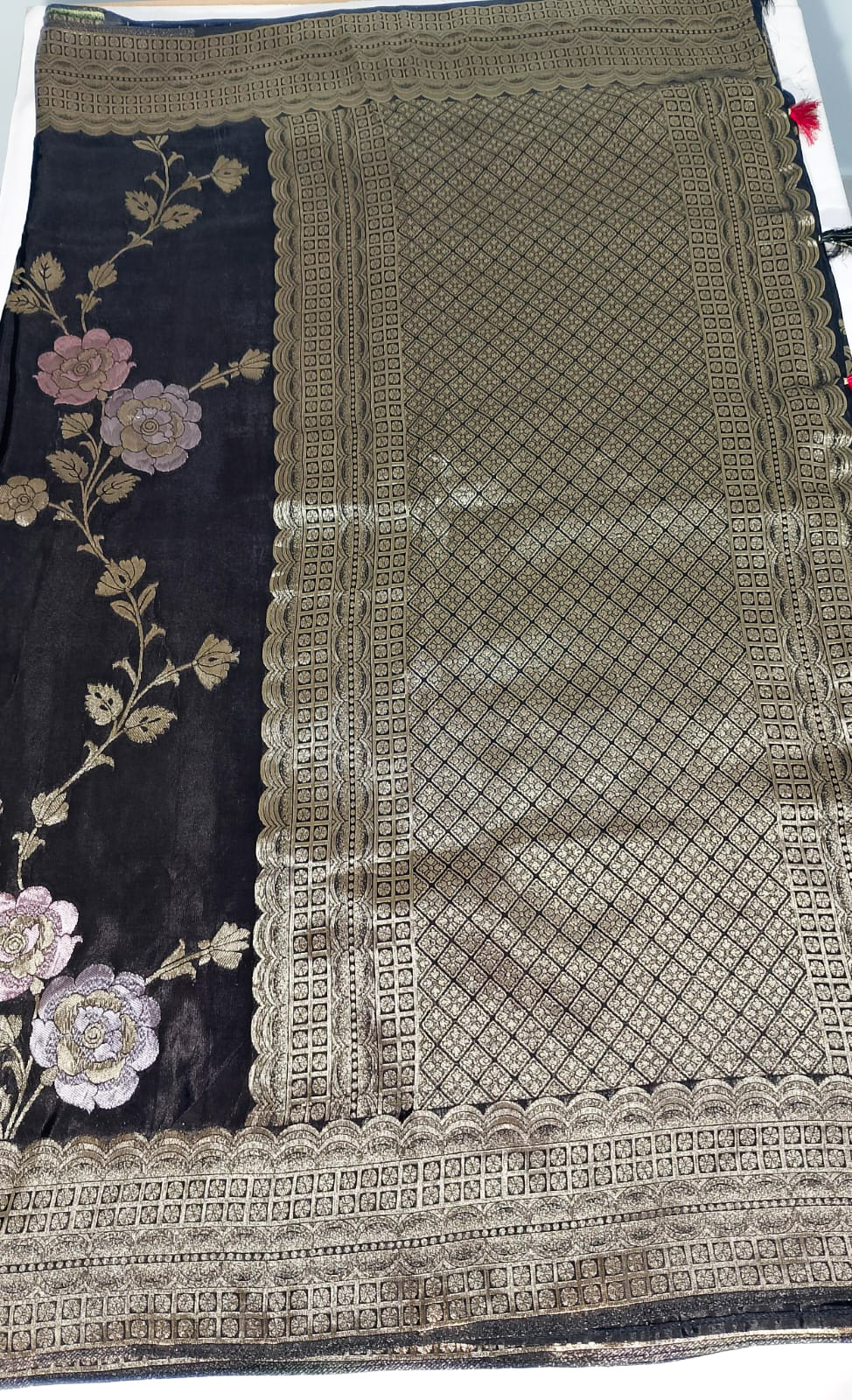 N636: Ready To Ship Beautiful Pure Moonga Crepe Silk Saree  With Stitched Blouse