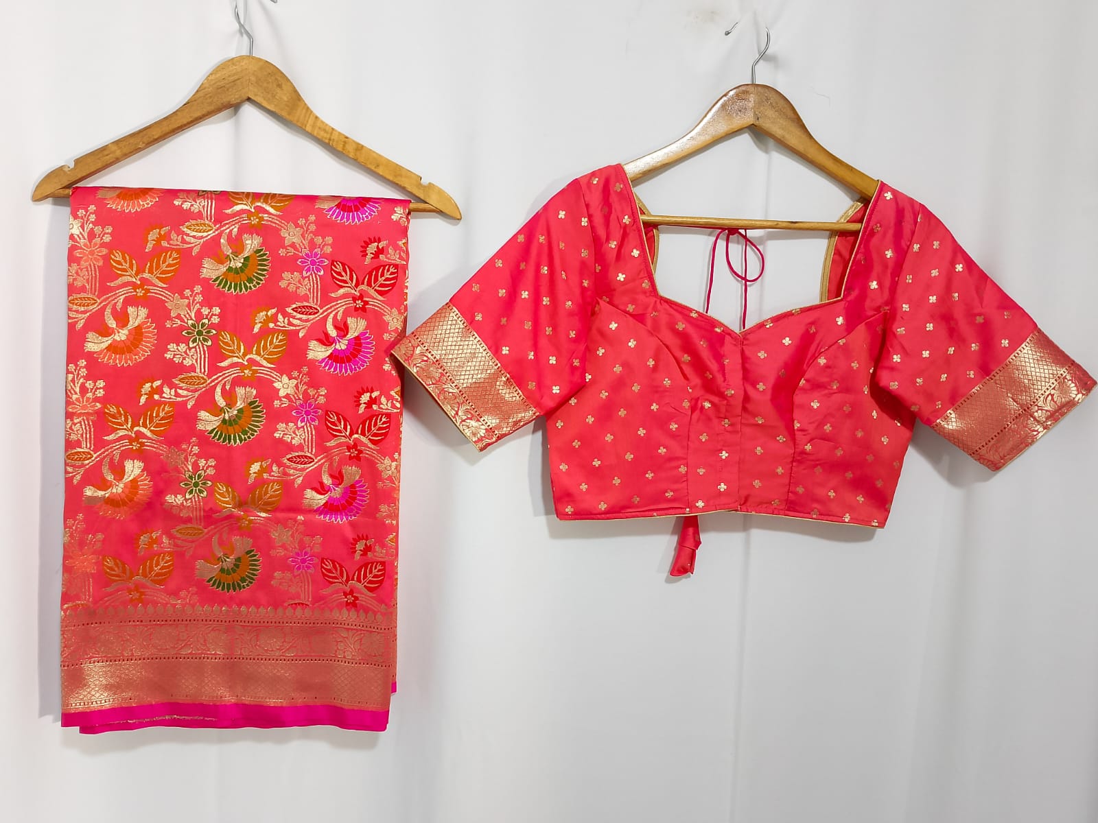 N638: Ready To Ship Beautiful Pure Moonga Crepe Silk Saree With Stitched Blouse