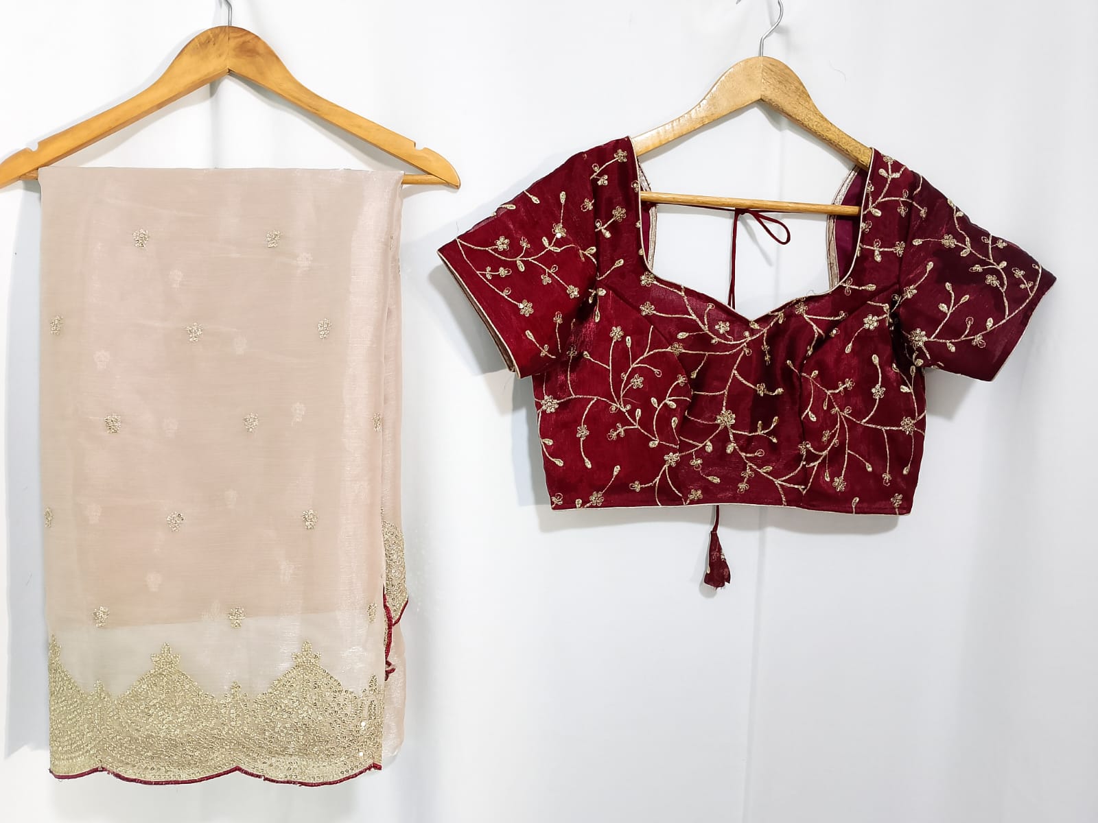 N640: Ready To Ship Beautiful Organza Saree With Stitched Blouse