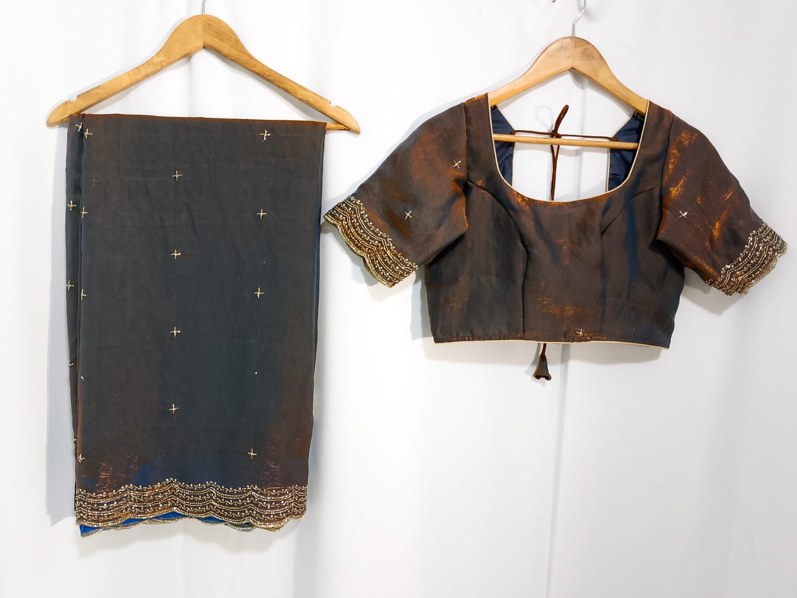 N641: Ready To Ship Beautiful Space Silk Saree With Stitched Blouse