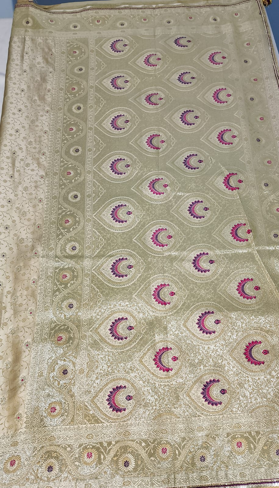 N644: Ready To Ship Beautiful Desginer Saree With Stitched Blouse N644: Ready To Ship Beautiful Desginer Saree With Stitched Blouse