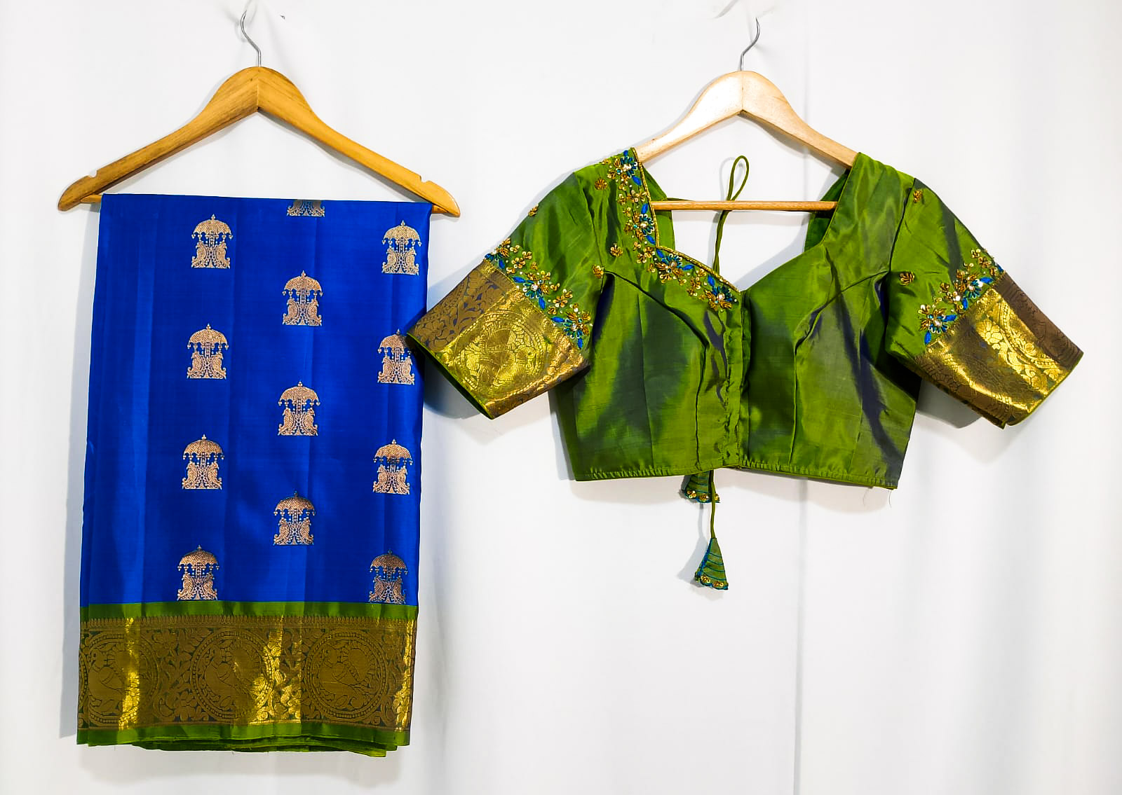 N657: Ready To Ship Beautiful Saree With Stitched Blouse