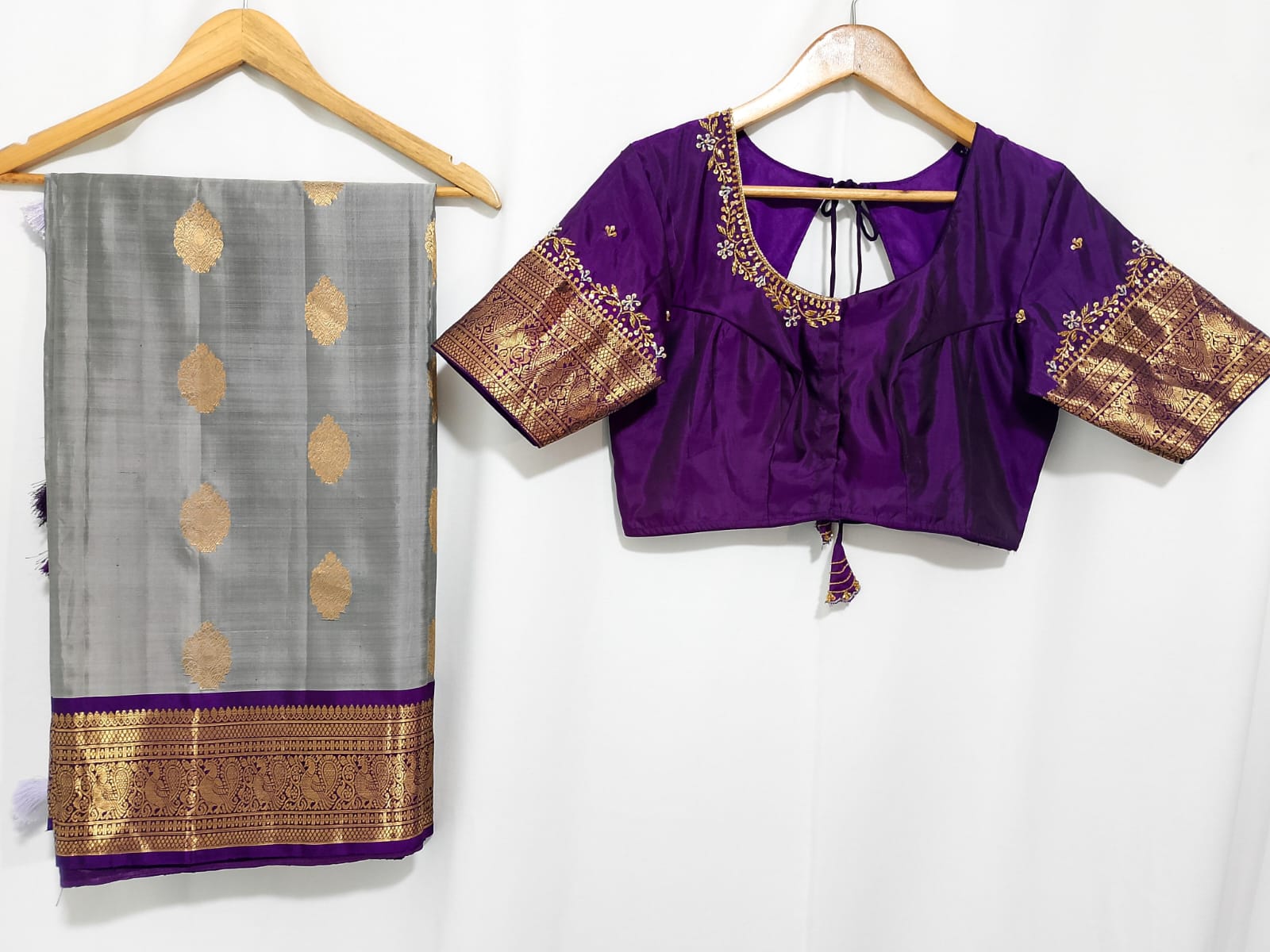 N680: Ready To Ship Beautiful Saree With Stitched Blouse N680: Ready To Ship Beautiful Saree With Stitched Blouse