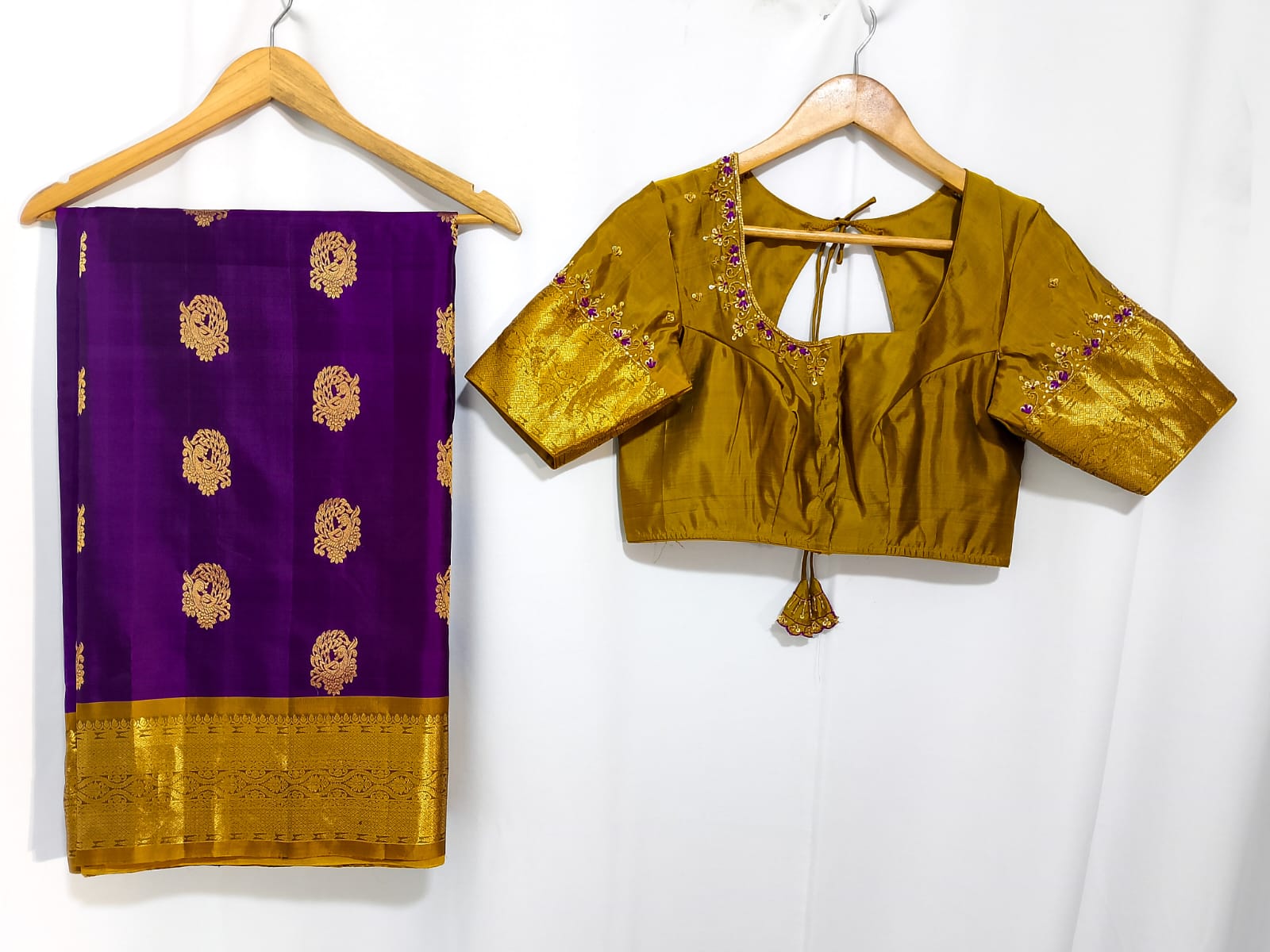 N683: Ready To Ship Beautiful Saree With Stitched Blouse