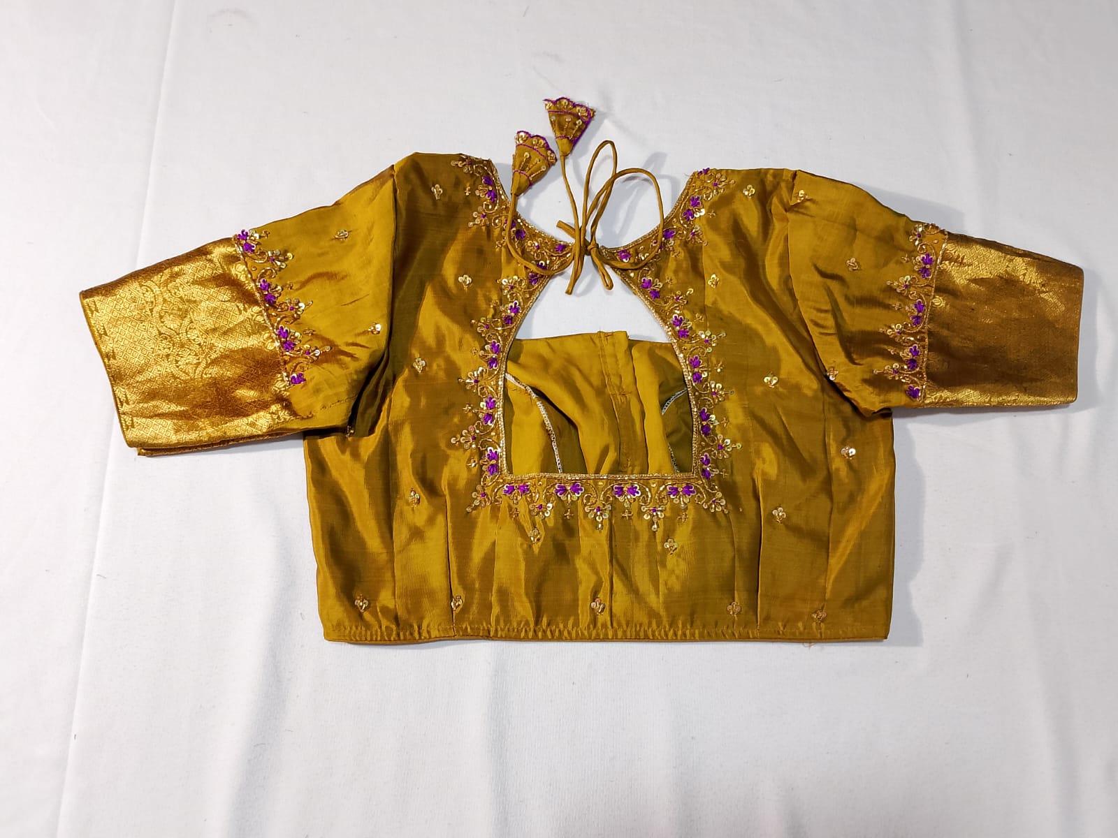 N683: Ready To Ship Beautiful Saree With Stitched Blouse