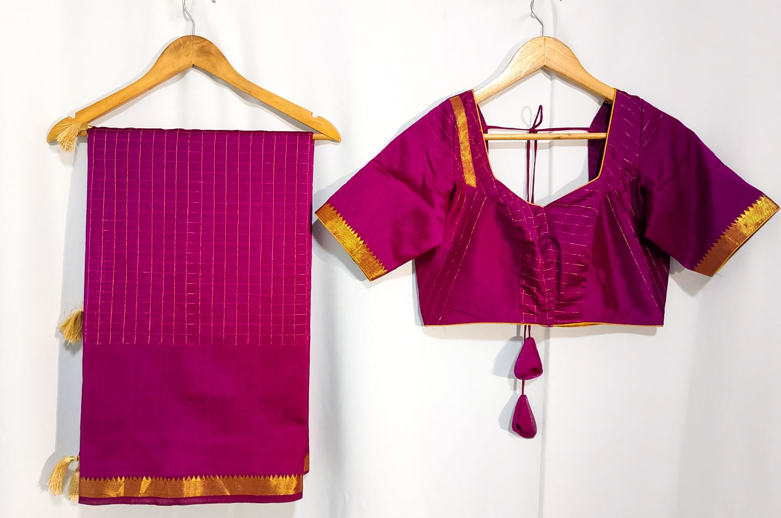 N691: Ready To Ship Beautiful Designer Saree With Stitched Blouse