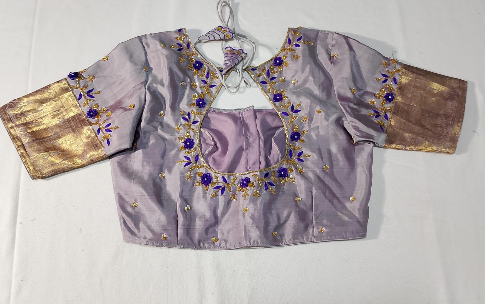 N702:Ready To Ship Beautiful  Saree With Stitched Blouse