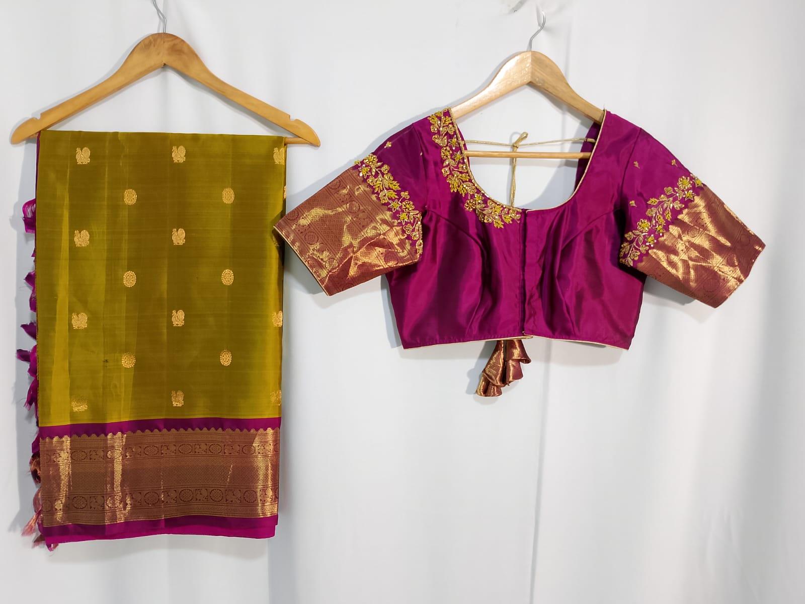 N712:Ready To Ship Beautiful Pure Kanchipattu Saree With Stitched Maggam Work Blouse N712:Ready To Ship Beautiful Pure Kanchipattu Saree With Stitched Maggam Work Blouse