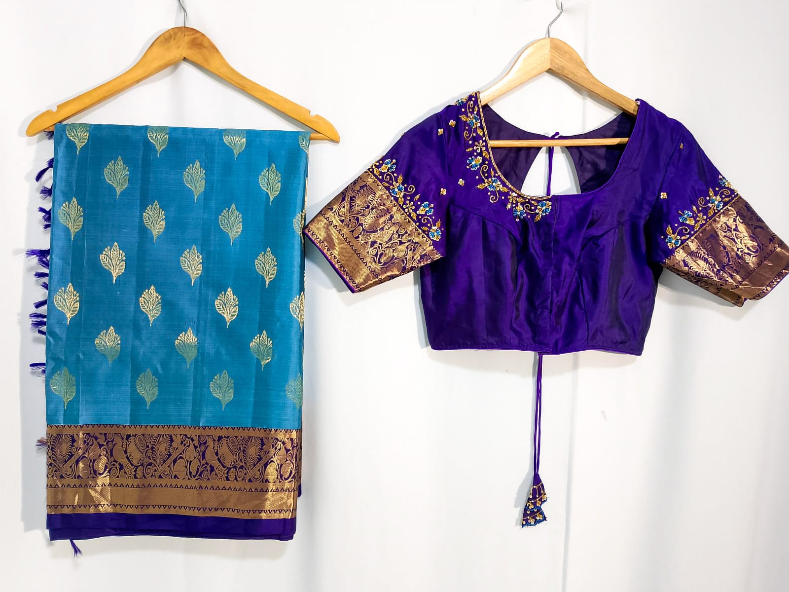 N714:Ready To Ship Beautiful Saree With Stitched Blouse