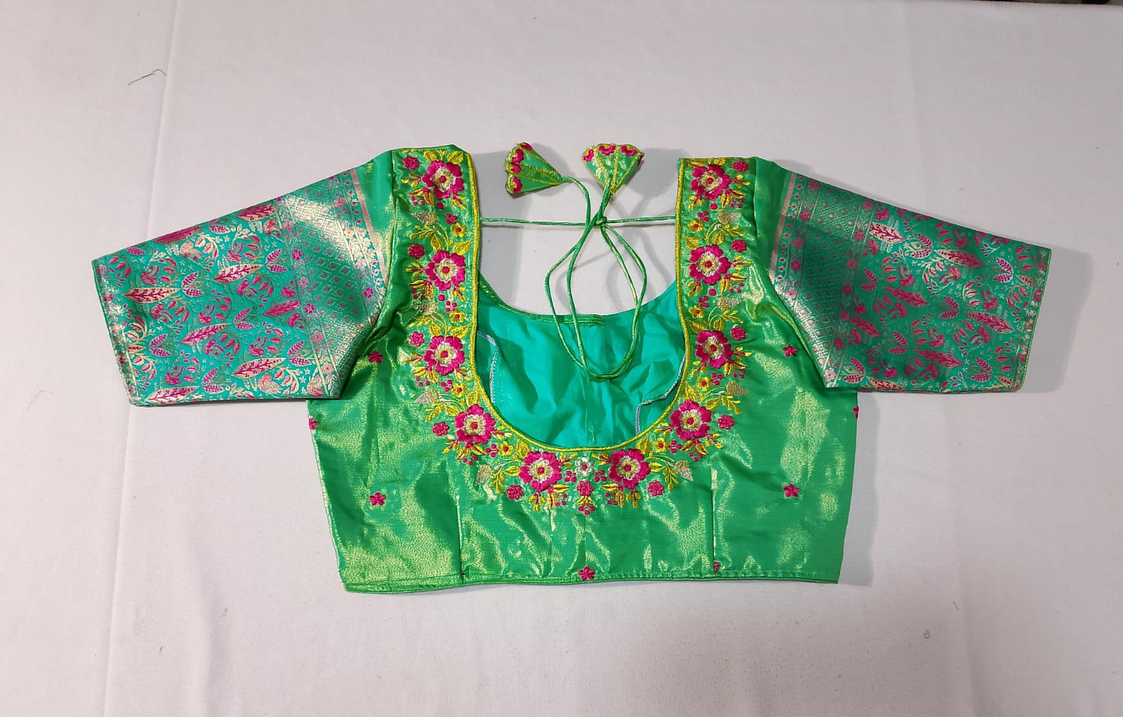 N716:Ready To Ship Beautiful Saree With Stitched Blouse N716:Ready To Ship Beautiful Saree With Stitched Blouse