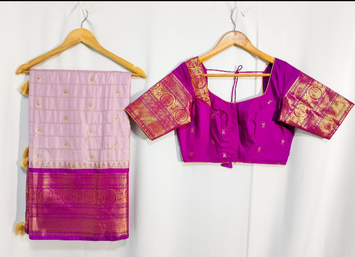 N742:Ready To Ship Beautiful Vintage Gadwal Saree With Stitched Blouse N742:Ready To Ship Beautiful Vintage Gadwal Saree With Stitched Blouse