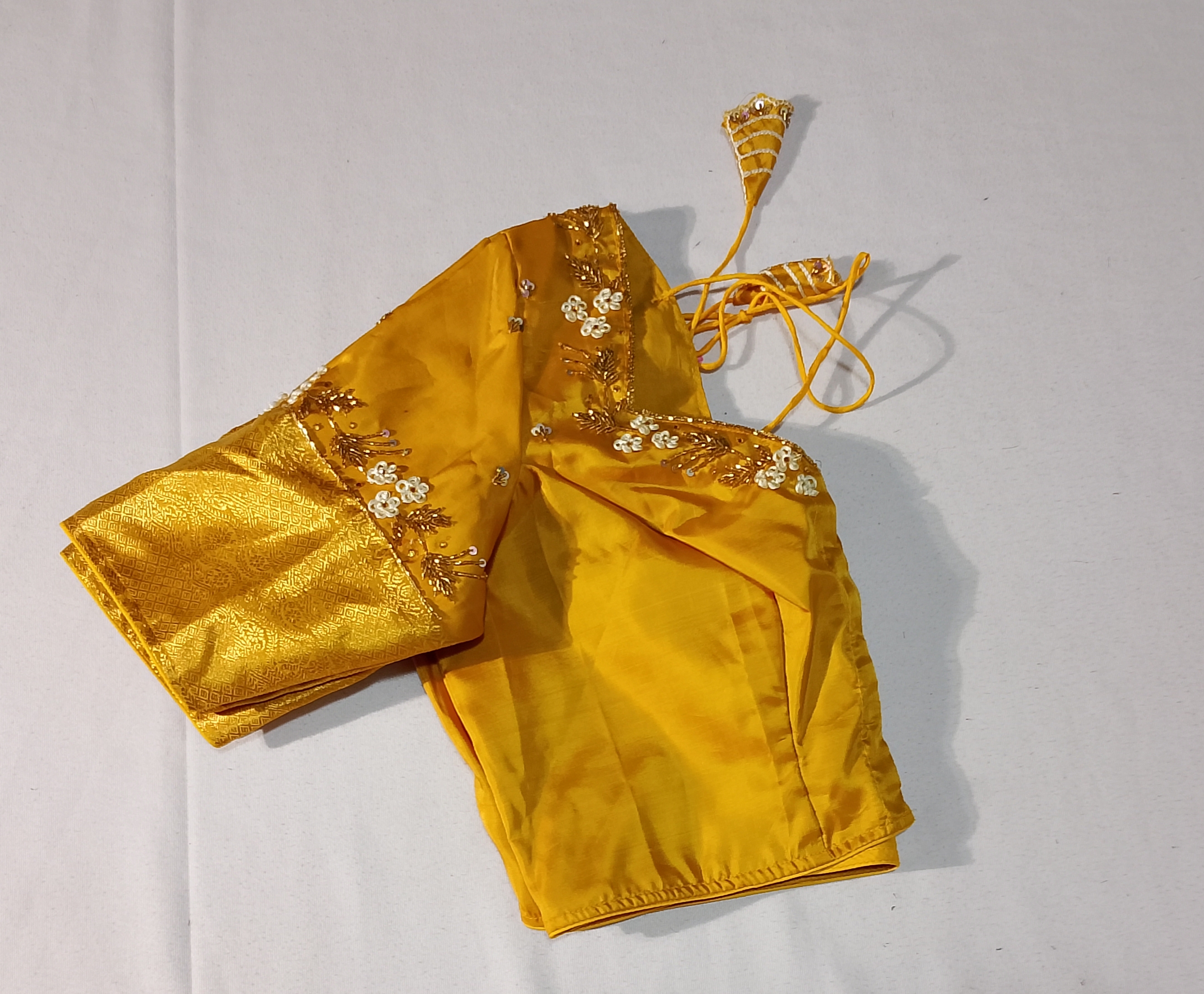 N759:Ready To Ship Beautiful Pure Kanchipattu Saree With Stitched Maggam Work Blouse N759:Ready To Ship Beautiful Pure Kanchipattu Saree With Stitched Maggam Work Blouse
