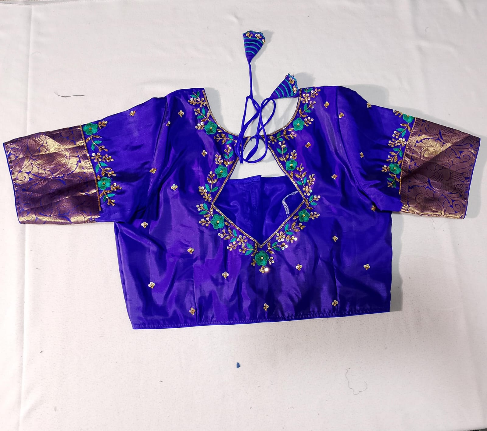 N778:Ready To Ship Beautiful Pure Kanchipattu Saree With Stitched Maggam Work Blouse N778:Ready To Ship Beautiful Pure Kanchipattu Saree With Stitched Maggam Work Blouse