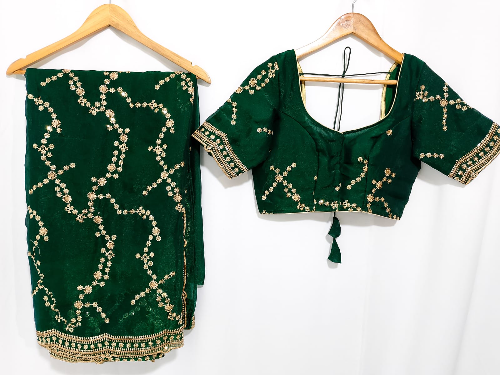 N771:Ready To Ship Beautiful Desginer Saree With Stitched Blouse