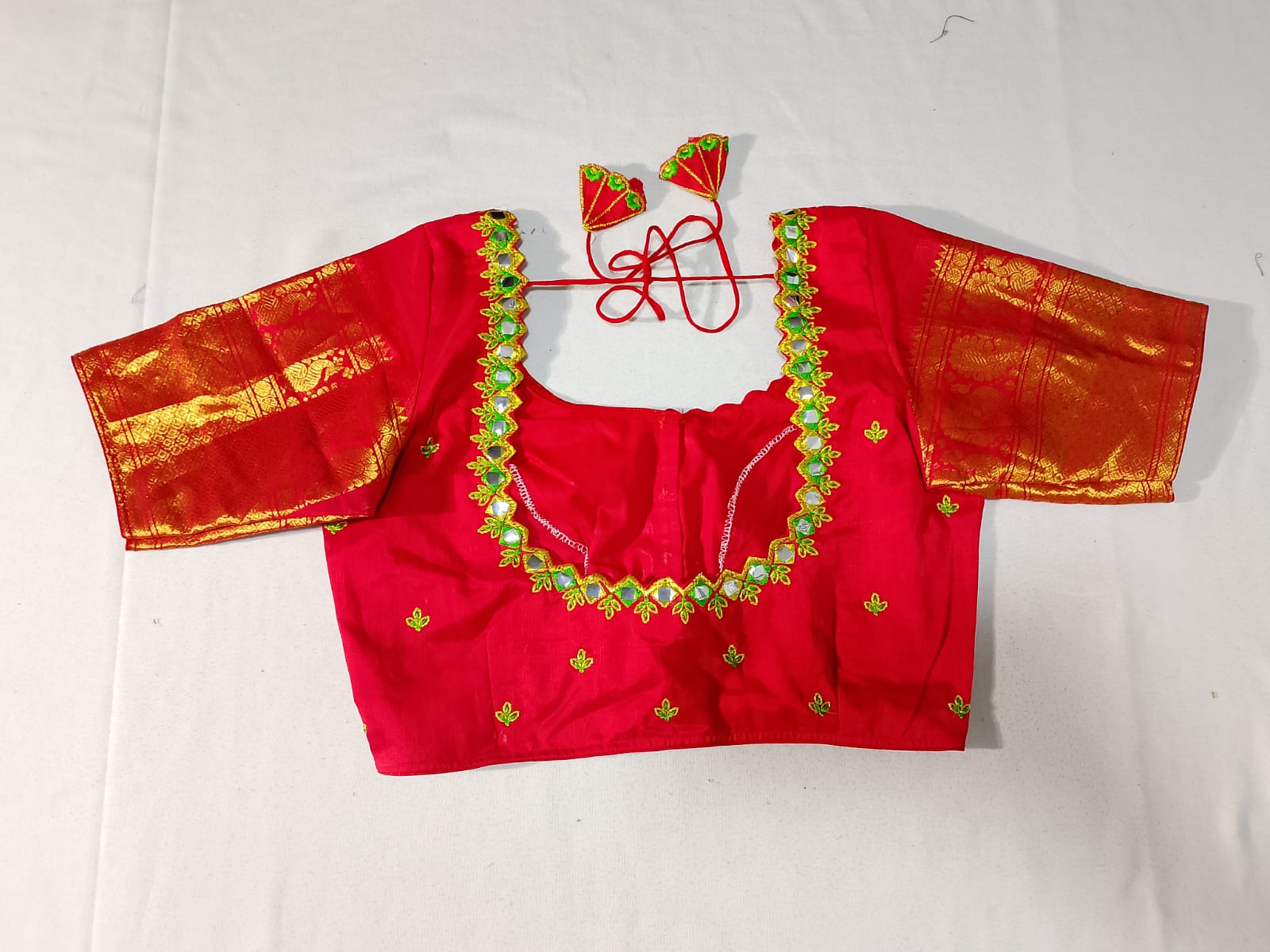 N800: Ready To Ship Beautiful Mangalagiri Saree With Stitched Embroidery Work Blouse N800: Ready To Ship Beautiful Mangalagiri Saree With Stitched Embroidery Work Blouse