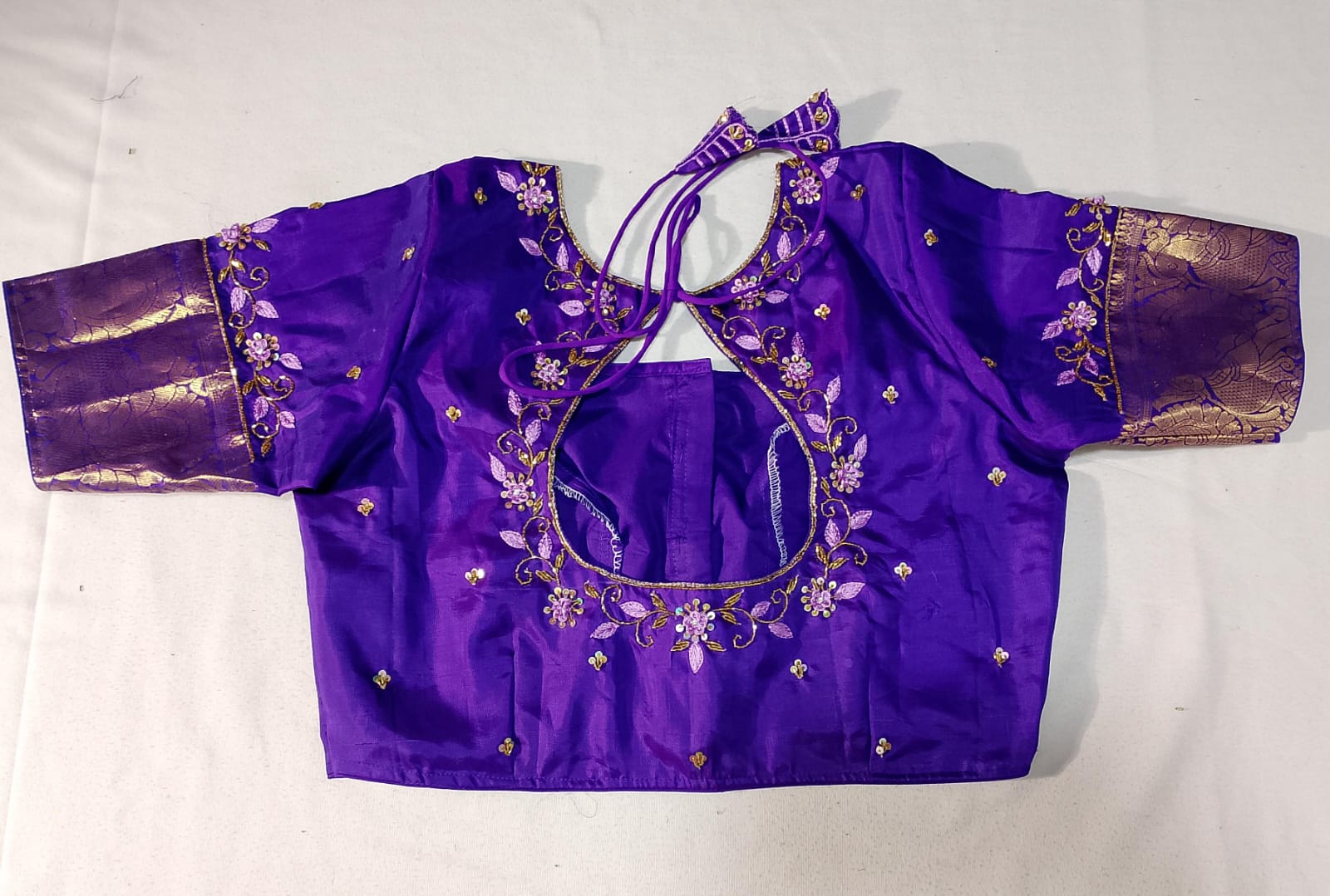 N798:Ready To Ship Beautiful Pure Kanchipattu Saree With Stitched Maggam Work Blouse N798:Ready To Ship Beautiful Pure Kanchipattu Saree With Stitched Maggam Work Blouse