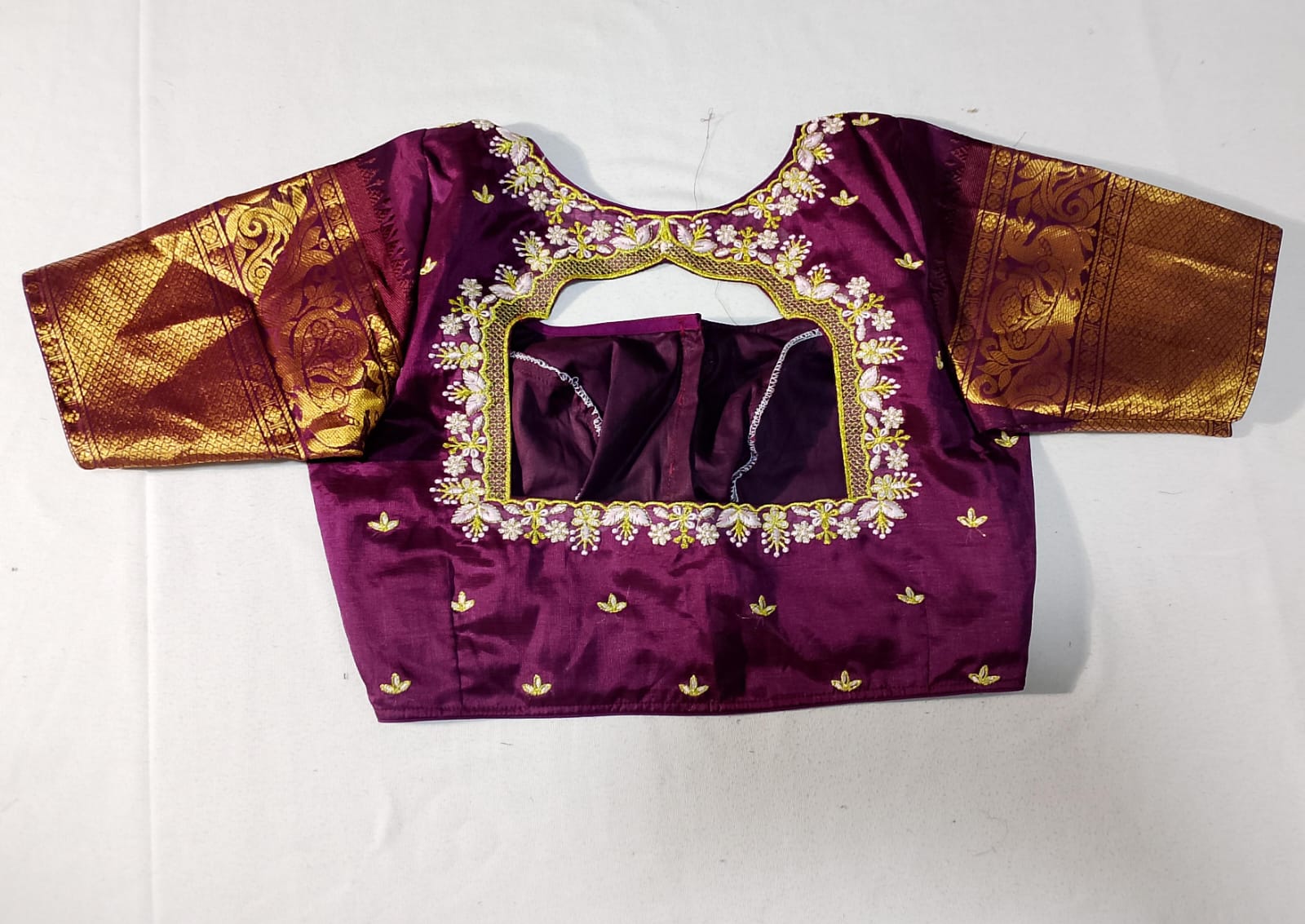 N802: Ready To Ship Beautiful Mangalagiri Saree With Stitched Embroidery Work Blouse N802: Ready To Ship Beautiful Mangalagiri Saree With Stitched Embroidery Work Blouse