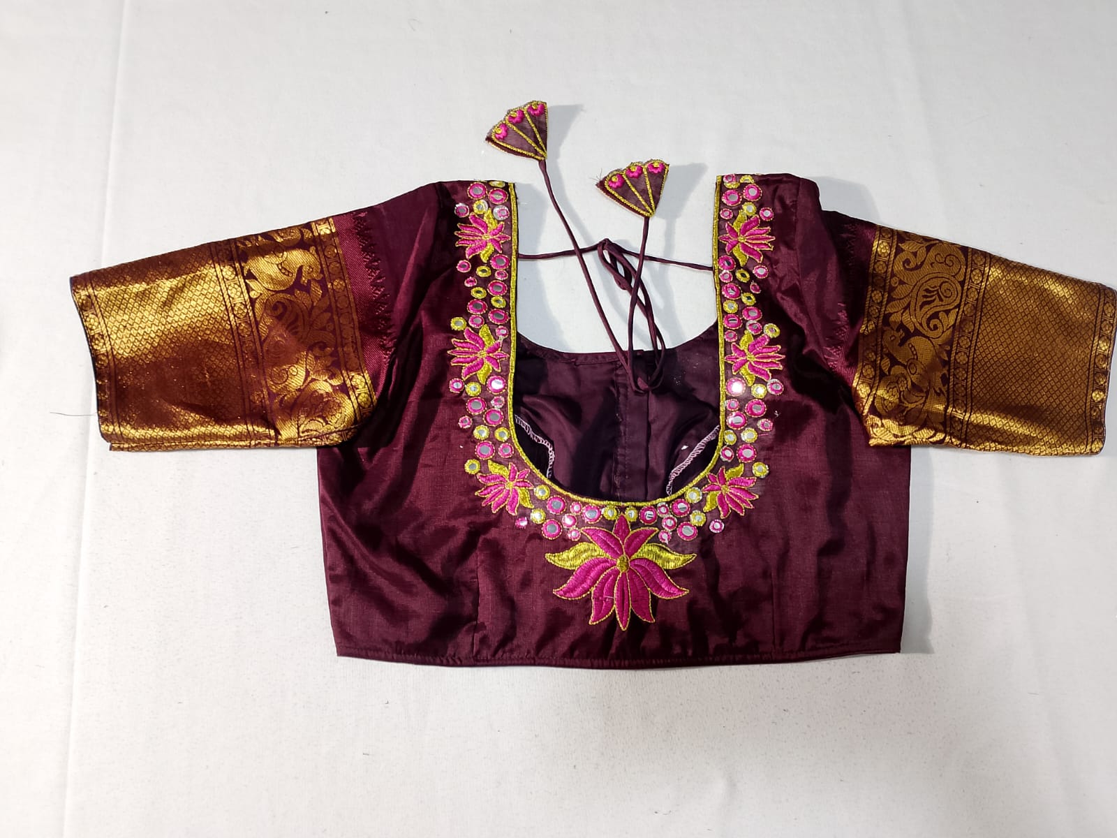 N809: Ready To Ship Beautiful Mangalagiri Saree With Stitched Embroidery Work Blouse N809: Ready To Ship Beautiful Mangalagiri Saree With Stitched Embroidery Work Blouse