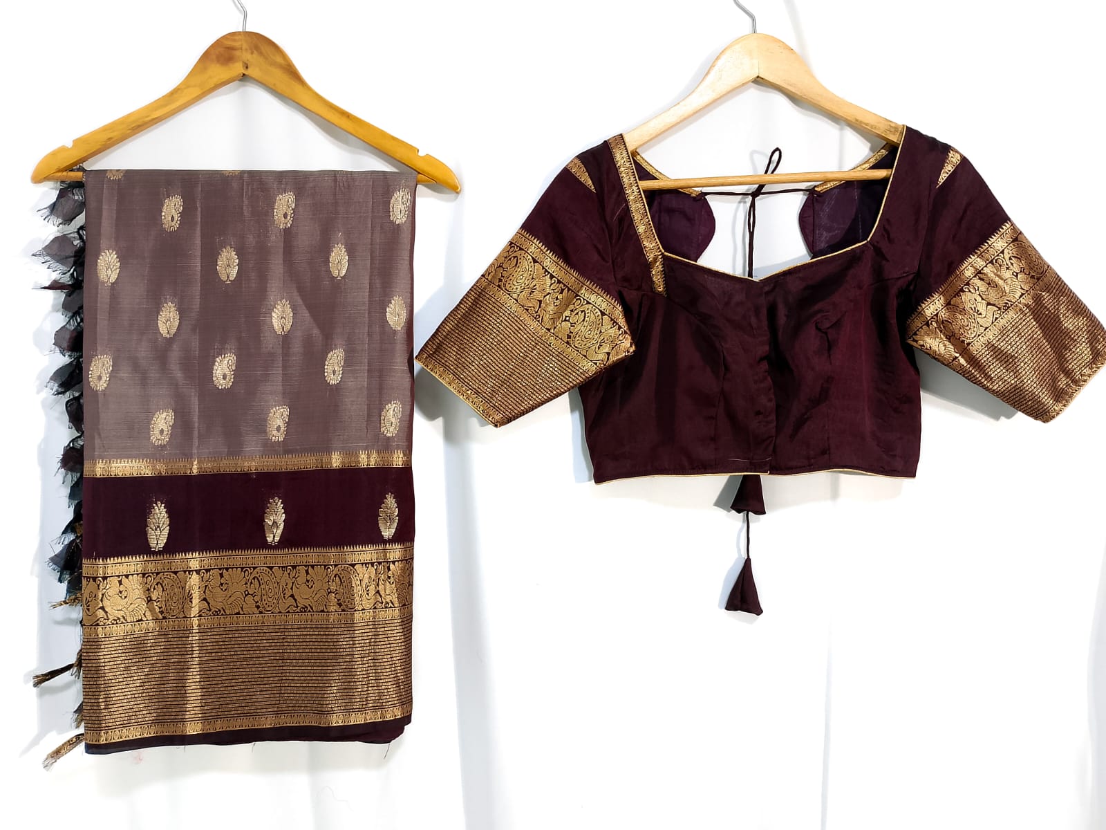 N811:Ready To Ship Beautiful Pure Kanchipattu Saree With Stitched Blouse