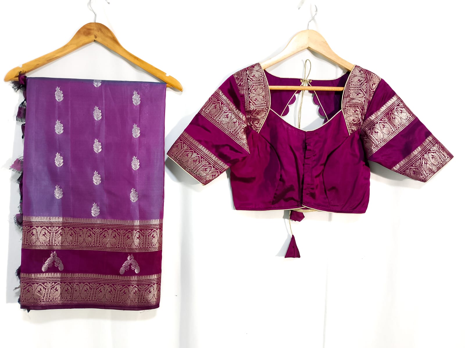 N827:Ready To Ship Beautiful Pure Kanchipattu Saree With Stitched Blouse